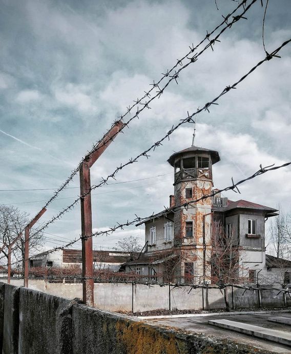 Casă cu turn de pază pe strada Fântânica, ex-mahalaua Baicului, cartierul Pantelimon