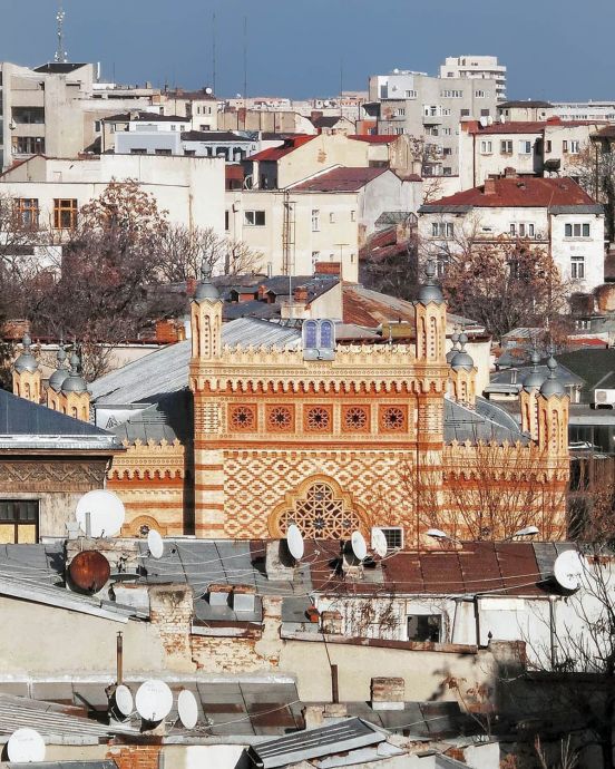 Perspectivă colapsată a fostului cartier evreiesc, cu Templul Coral de pe strada Sfânta Vineri