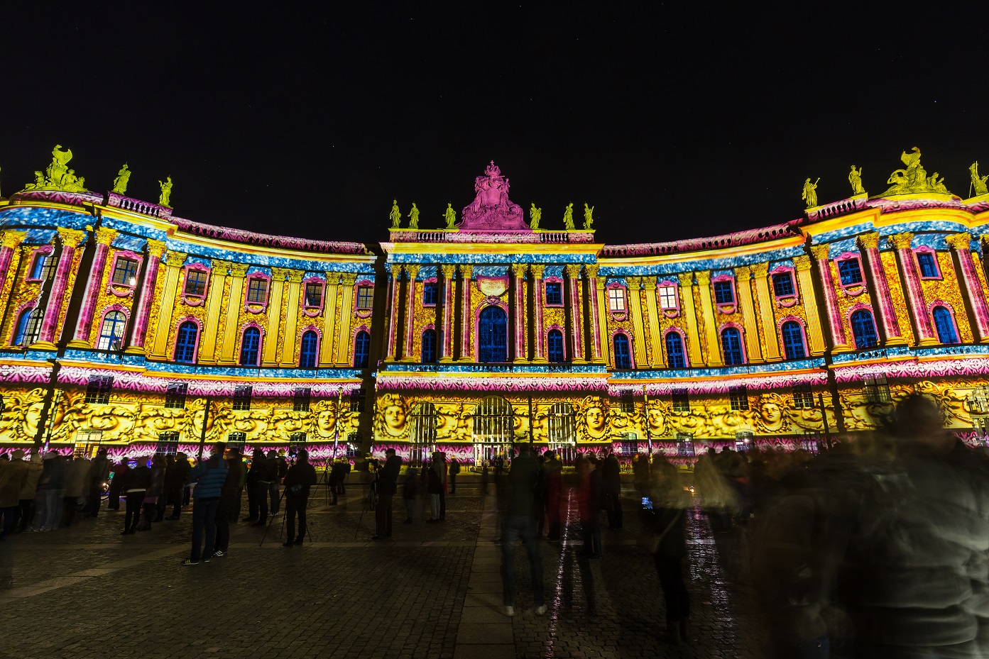 1-festivalul-interna_ional-al-luminii-prezinta-artistic-projection-ge