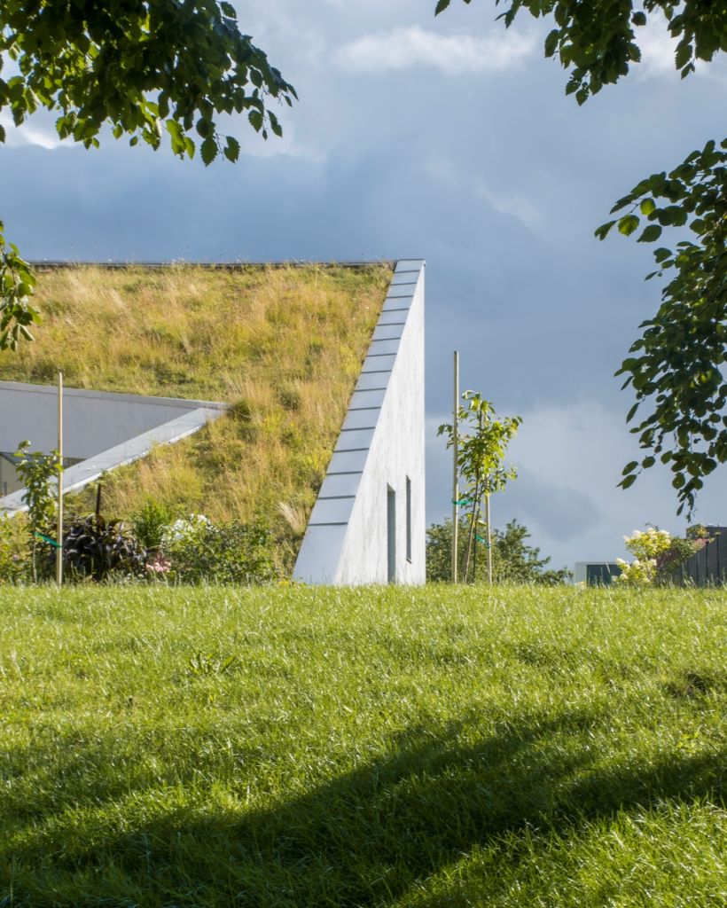 AFTERPARTY House and the river_7