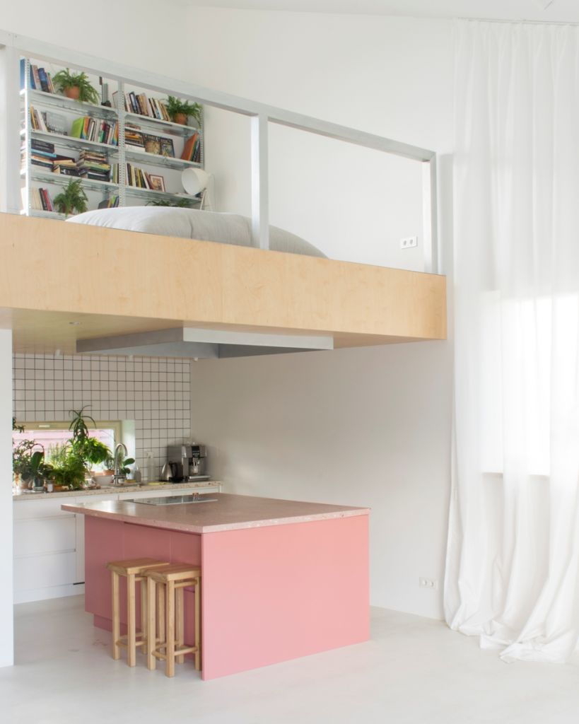 AFTERPARTY House and the river_9