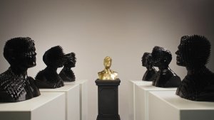 imagine-din-videoul-magnetic-al-artistului-australian-dan-sultan-animatia-are-la-baza-peste-60-de-portrete-imprimate-3d