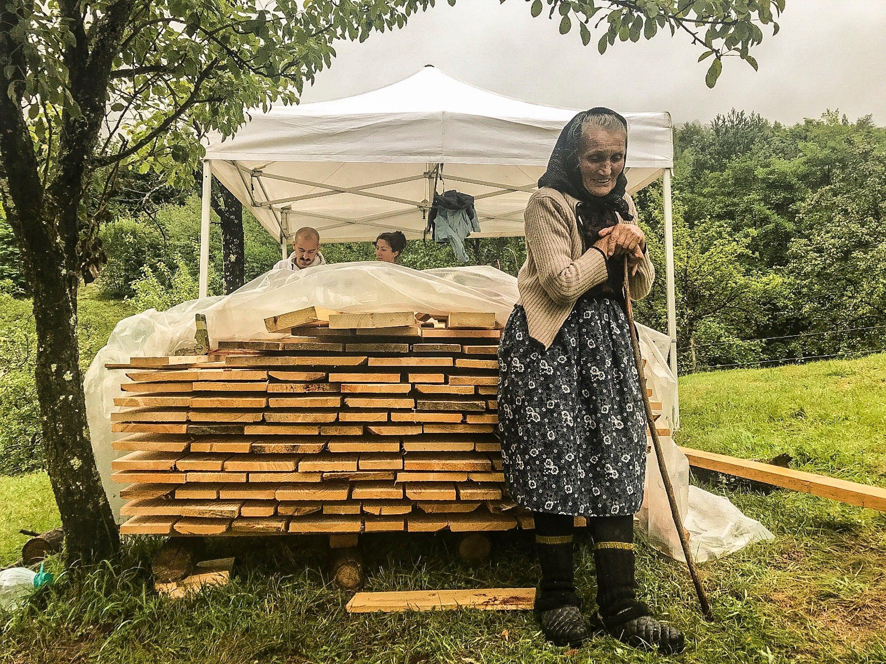 Old grandma called Muma is overseeing the works © WWF Romania