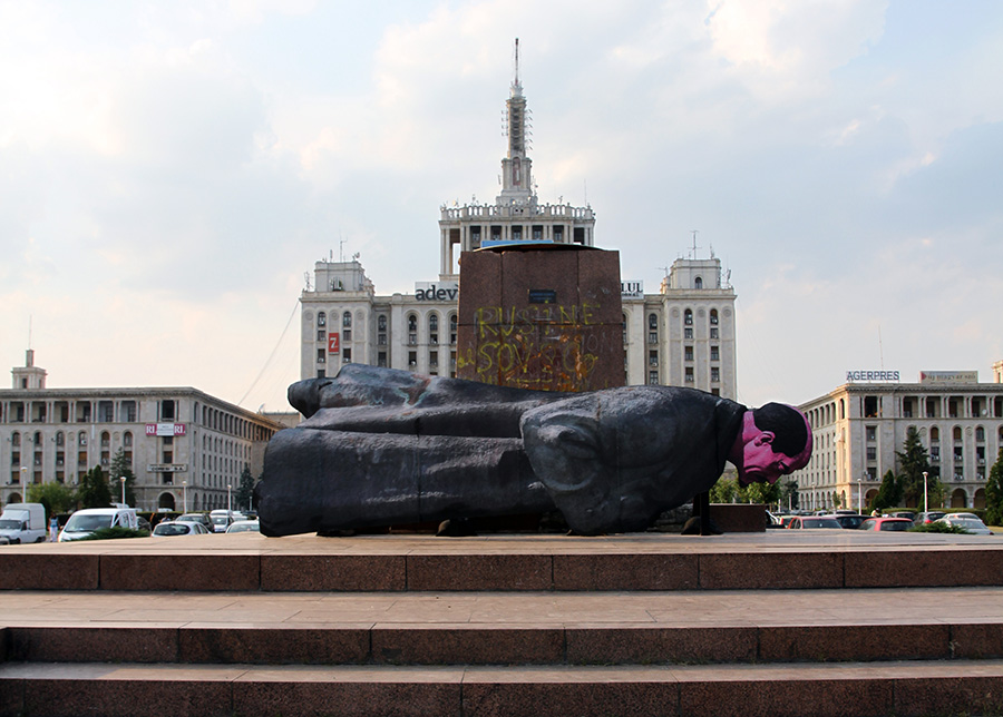 somnul-lui-lenin-pta-presei-libere-2010-by-mihai-zgondoiu
