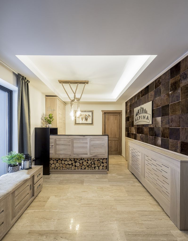 Proiect: Chalet Alpina; Echipa: arh. Dragoș Scurtulescu, arh. Raluca Scurtulescu, arh. Claudia Ștefănescu, stud. arh. Andreea Guriță (amenajare interior și exterior); Amplasament: Padina, Moroeni, Dobrești, jud. Dâmbovița; Suprafață: 750 mp ; Finalizat: 2017; Foto: Radu Malașincu