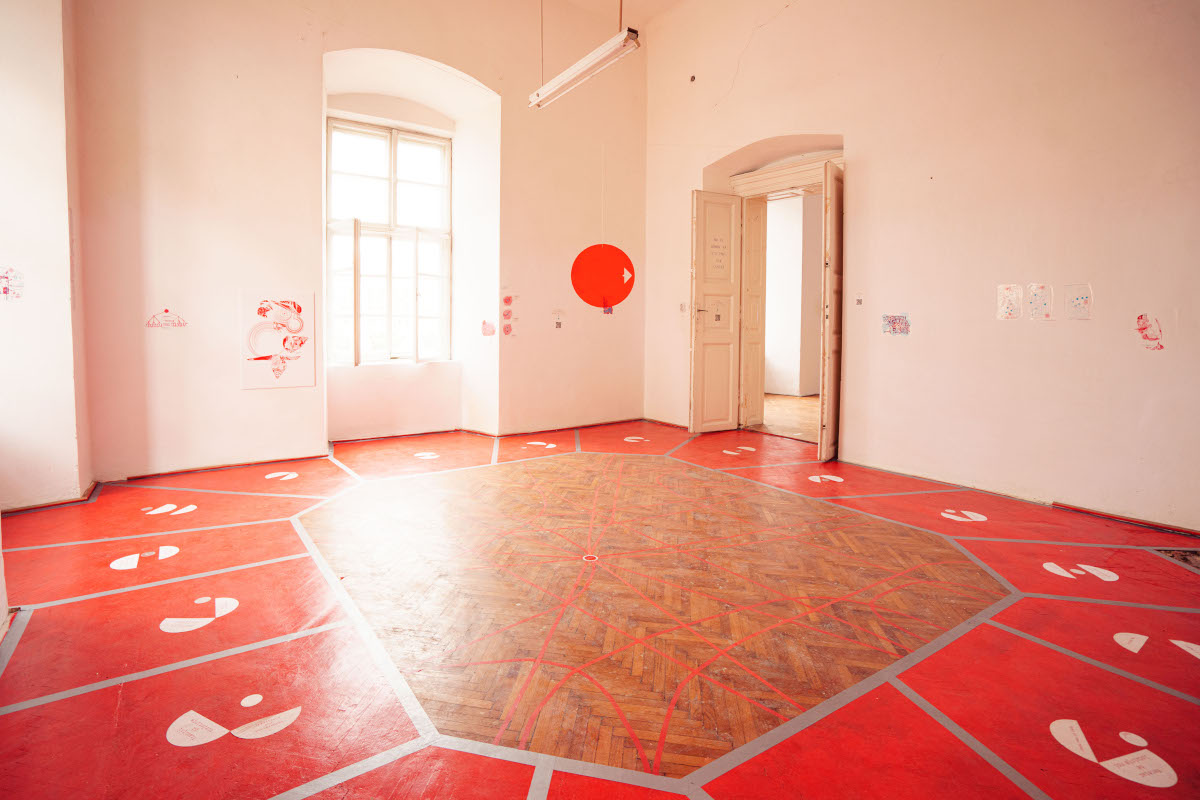 Super Serios_The System in the Room