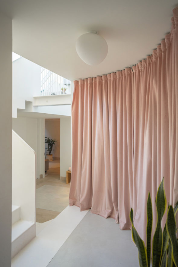 artist studio conversion_entrance_1_architect and photographer VATRAA