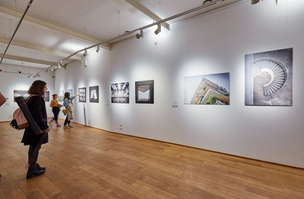 Expoziția FAR București. Foto: Arthur Tintu