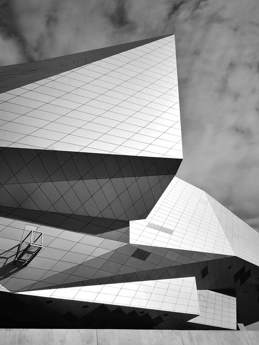 Muzeul Confluențelor, arhitectură: Coop Himmelb(l)au, Lyon, Franța