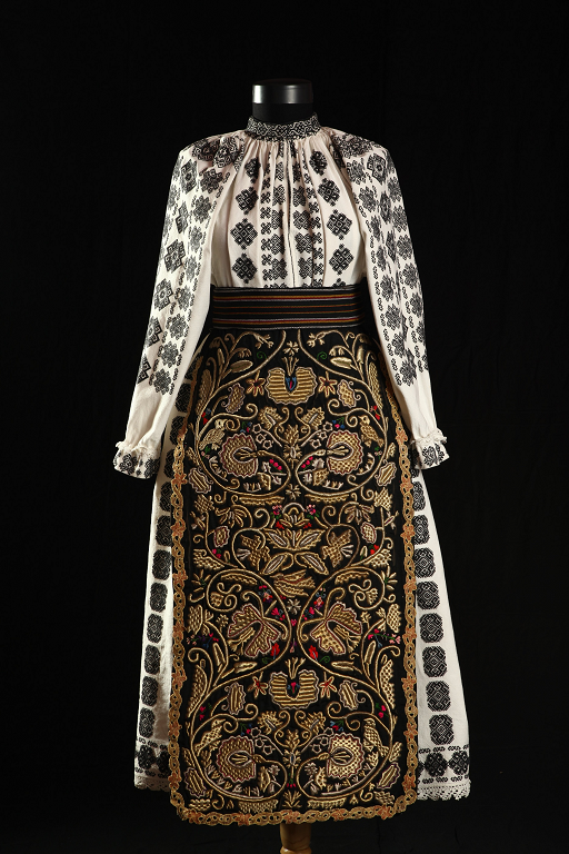 ICR Madrid. Colectia etnografica Marius Matei,