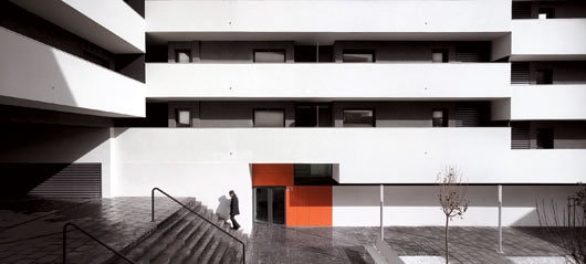 44. Locuinţe sociale în Tauste, Spania