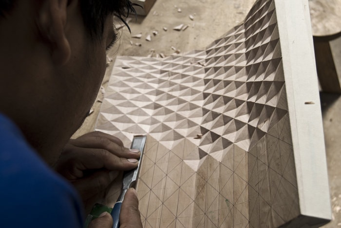 Prehistoric Aliens: măsuţele de cafea