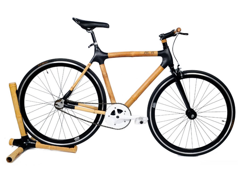 Cu bicicleta prin oraş / Cadrul din bambus