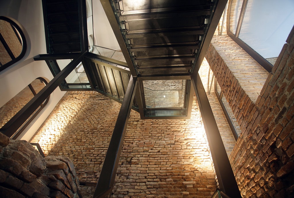 Între Lipscani şi Gabroveni