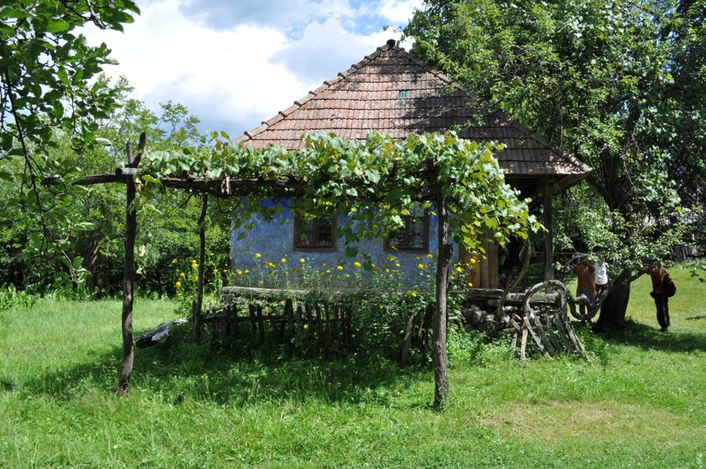 Casa cu şura de paie – între trecut şi viitor