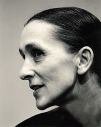 Blonda fără mâini şi tandreţea unei priviri. Pina Bausch