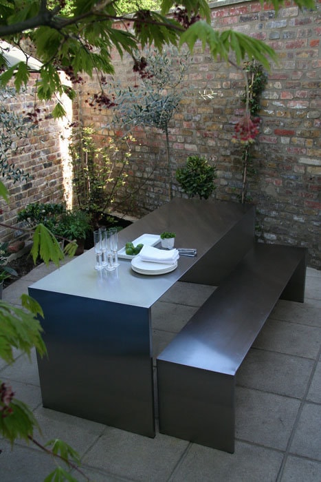 Mesele colorate şi versatile create de Jennifer Newman