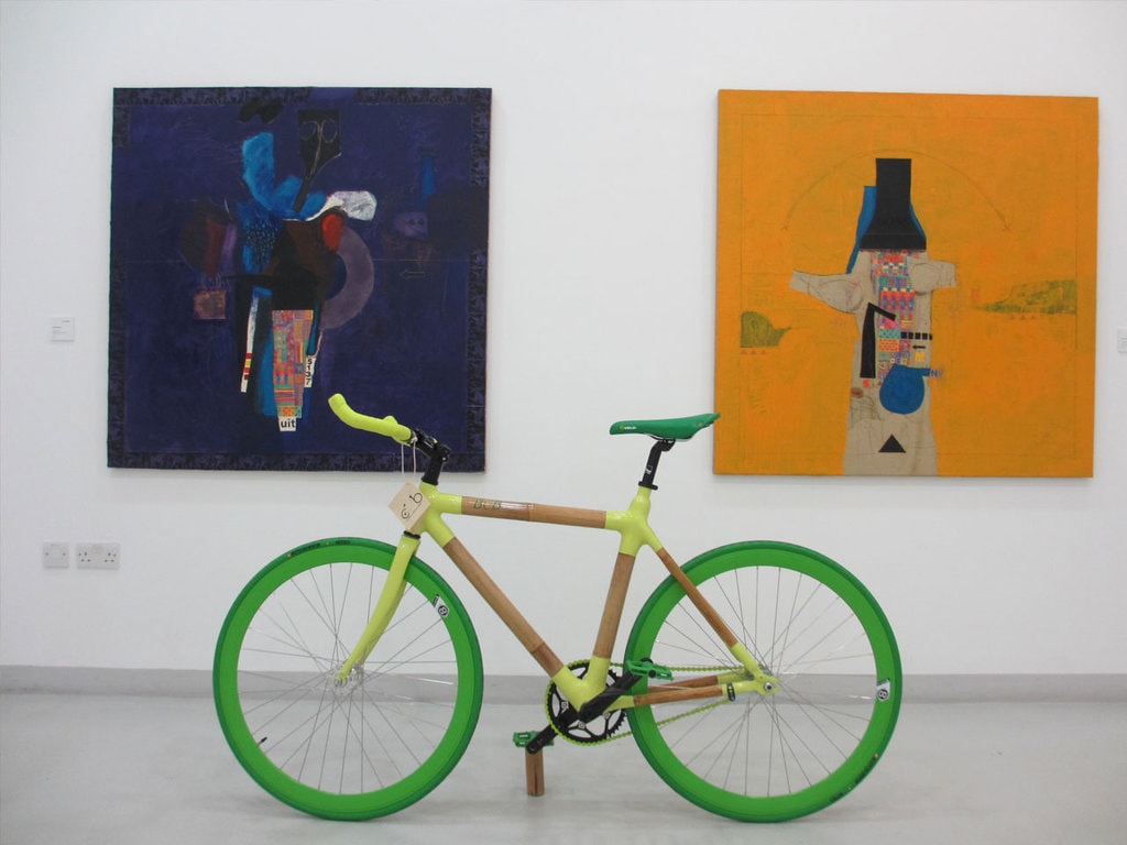 Cu bicicleta prin oraş / Cadrul din bambus