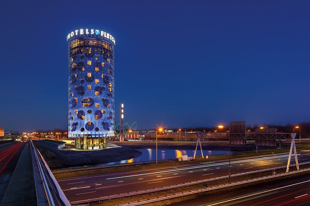 Arhitectura faţadelor de sticlă. Fletcher Hotel