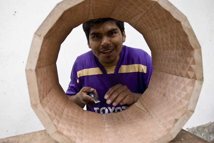 Prehistoric Aliens: măsuţele de cafea