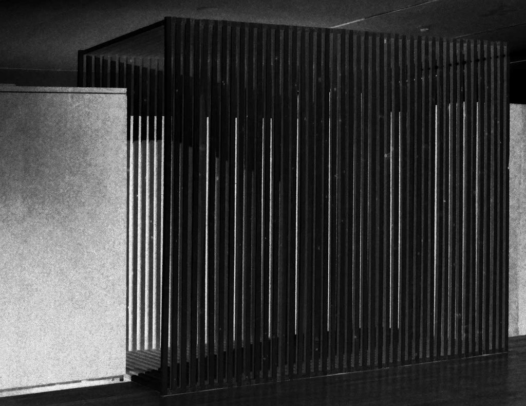 SenzArt – prima expoziţie din România dedicată persoanelor cu deficienţe senzoriale