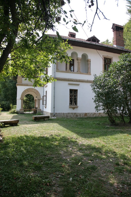 Igloo media prezintă: Câmpulung Muscel. Schiţe pentru o monografie arhitecturală