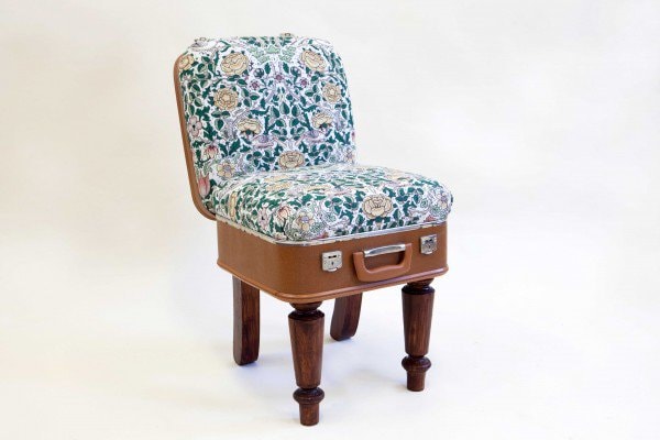 Fotoliul din valiză şi alte surprize reciclate