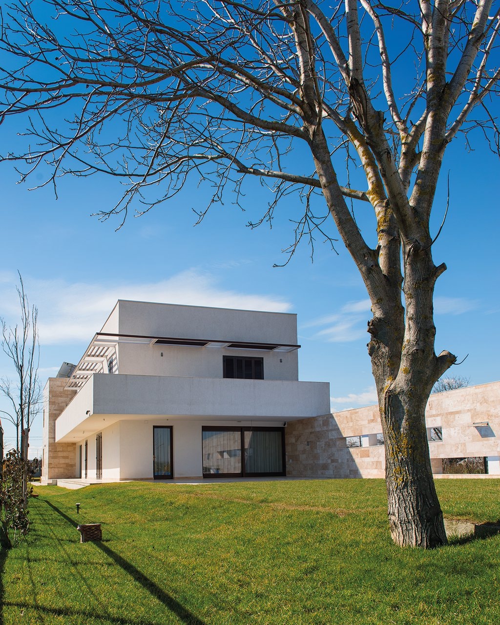 Noul album igloo best prezintă 16 dintre cele mai frumoase case din România!