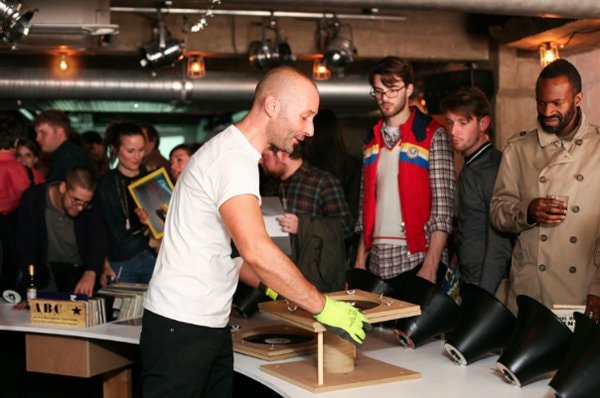 Feelin’ de vinil: cum transformi discuri în obiecte deco