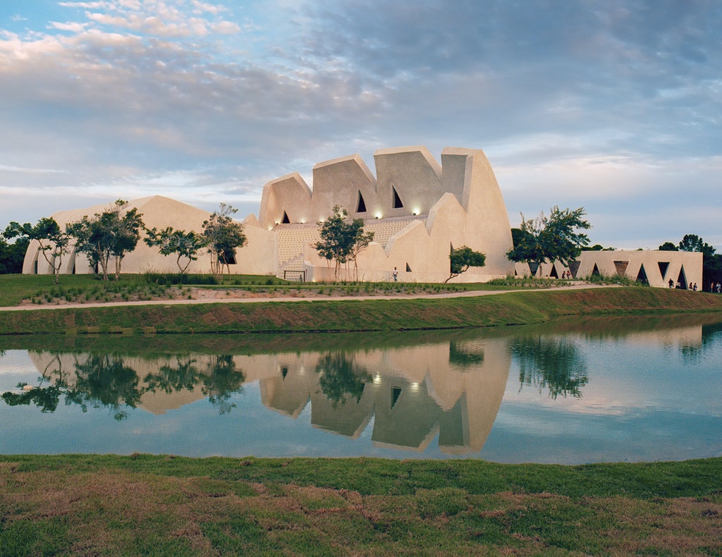 Igloo #160: Arhitectura spectacolului
