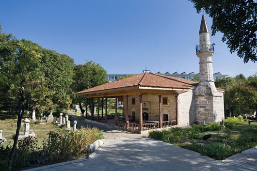 Un nou volum igloopatrimoniu: Geamii. Minarete pe cerul Dobrogei