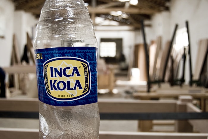 Prehistoric Aliens: măsuţele de cafea