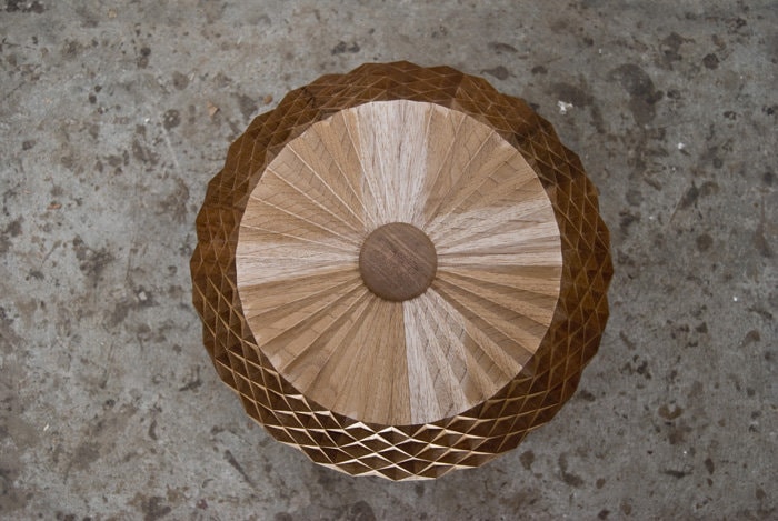 Prehistoric Aliens: măsuţele de cafea