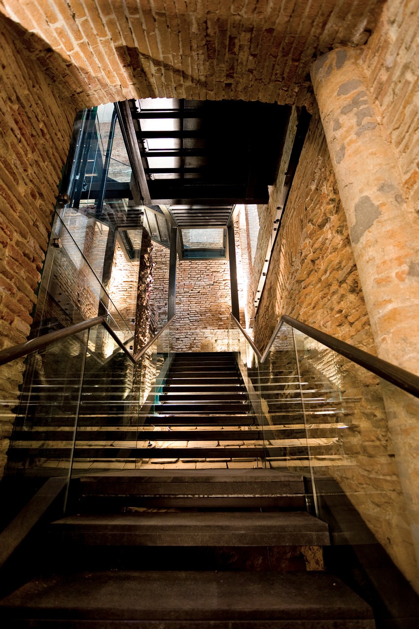 Între Lipscani şi Gabroveni