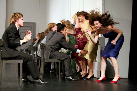 Dancing Dreams, teatru-dans cu aer bildungs-românesc