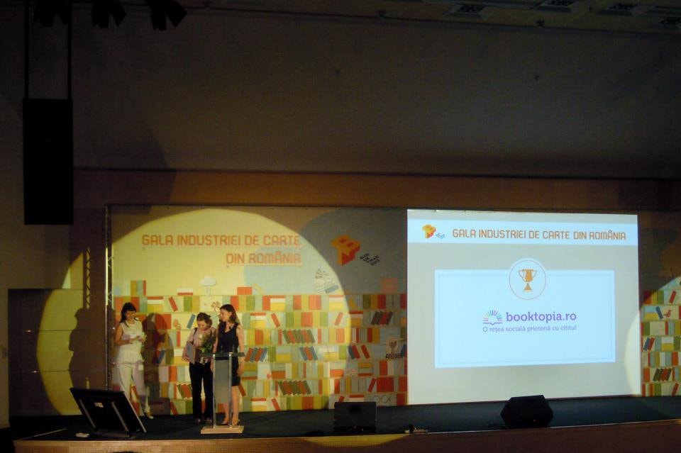 Geamii. Minarete pe cerul Dobrogei - cea mai frumoasă carte ilustrată a anulul 2012