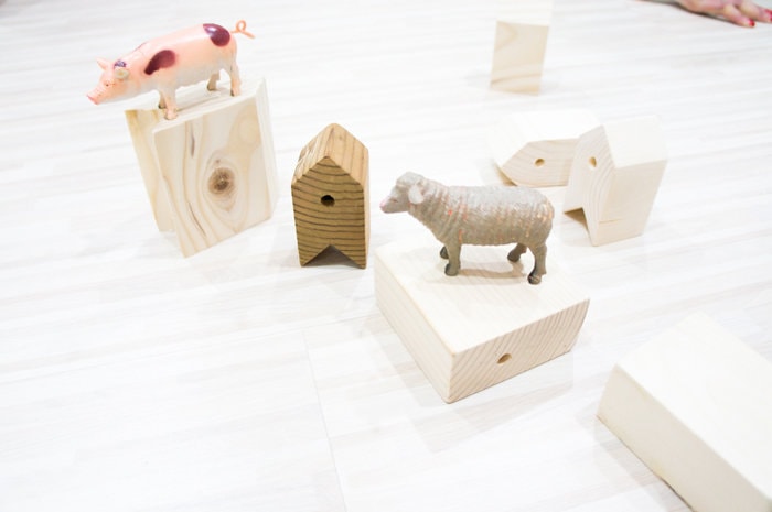 Am povestit cu Eliza Yokina despre noul ei design: 11Case. E greu să nu te prindă în joc!