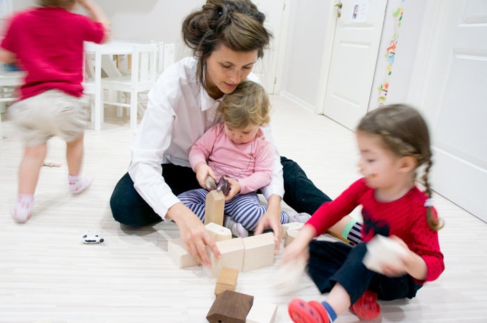 Am povestit cu Eliza Yokina despre noul ei design: 11Case. E greu să nu te prindă în joc!