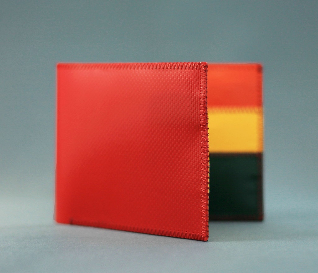 Upcycling sau reconversia prelatei în fashion