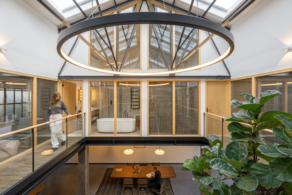 the_gymnasium_robbert_de_goede_inel_LED