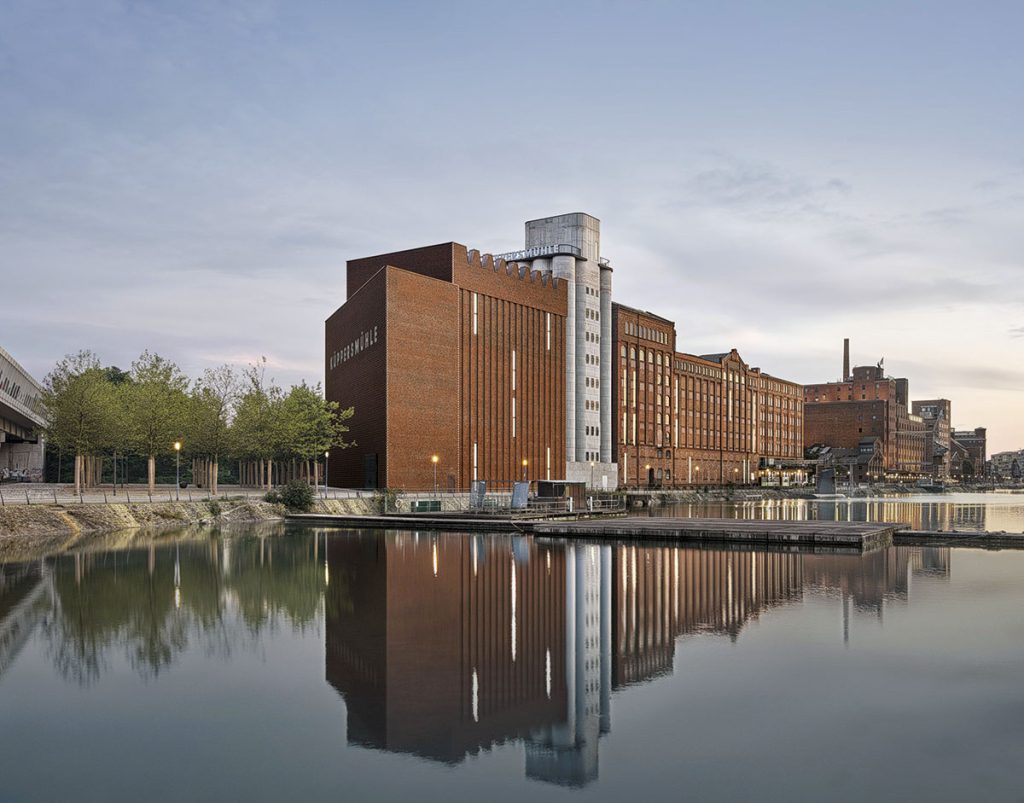 Superstructuri (ne)îmblânzite. Extinderea Muzeului MKM