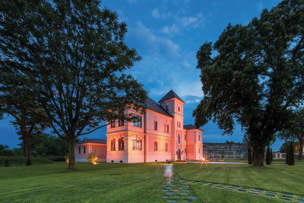 Alexandra Bendea: „vederi” fotografice din întreaga lume