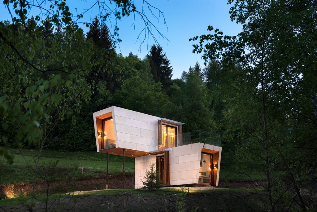 Pentru case mari sau mici, Schüco este soluția potrivită, iar casa modulară Cabini o dovedește