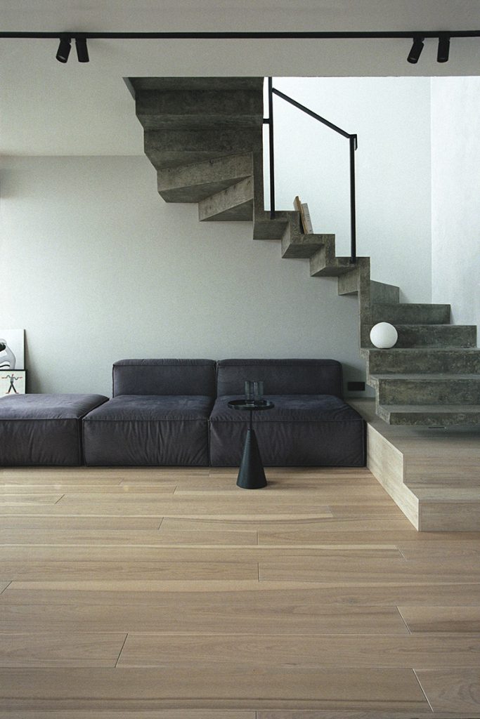 Meditație în tonuri de gri la Kyiv