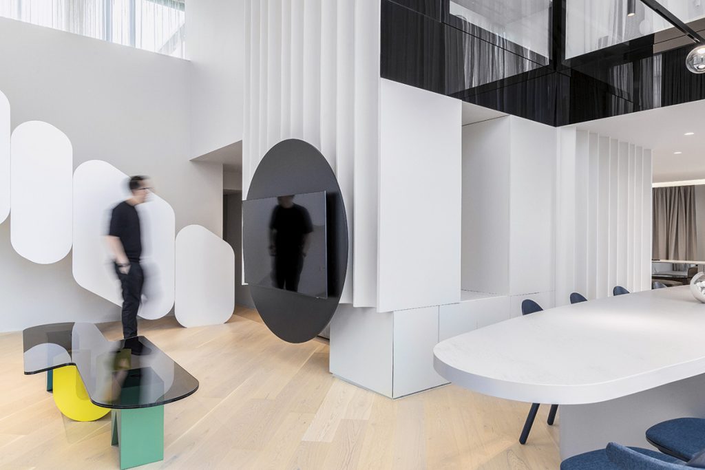 „More is more” sau reveria pragmatică