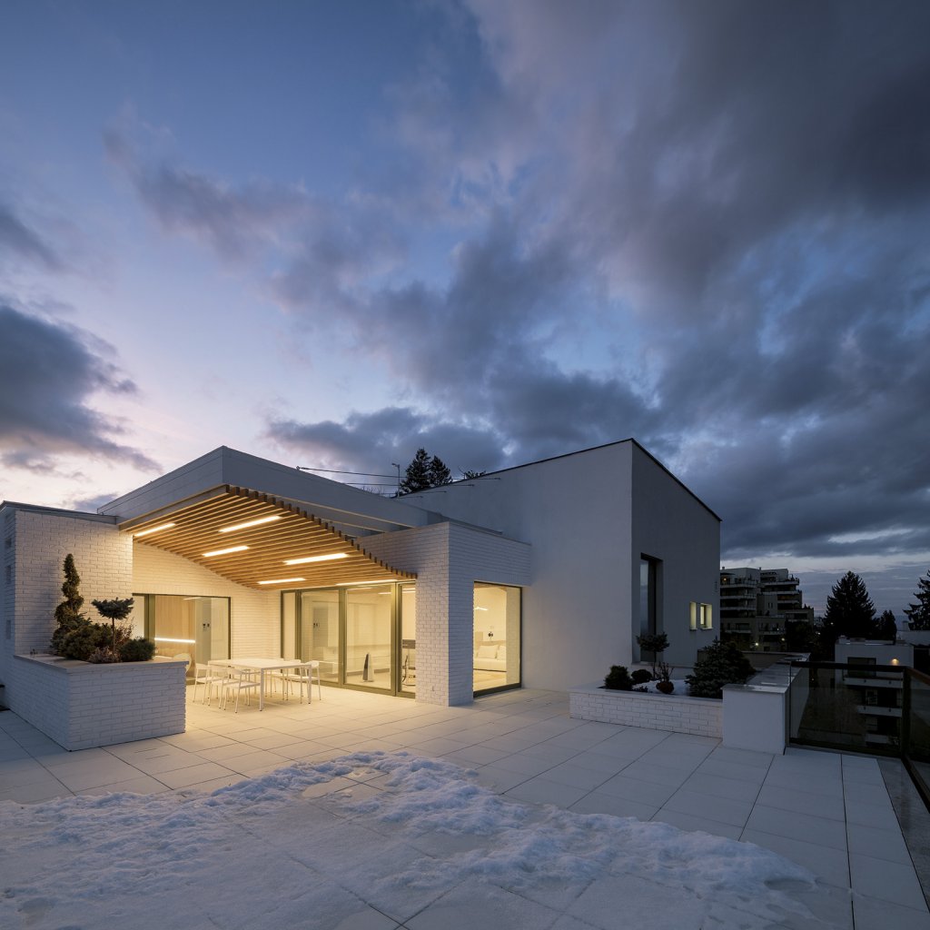 Penthouse Brașov: estetica spațiilor albe, fluide