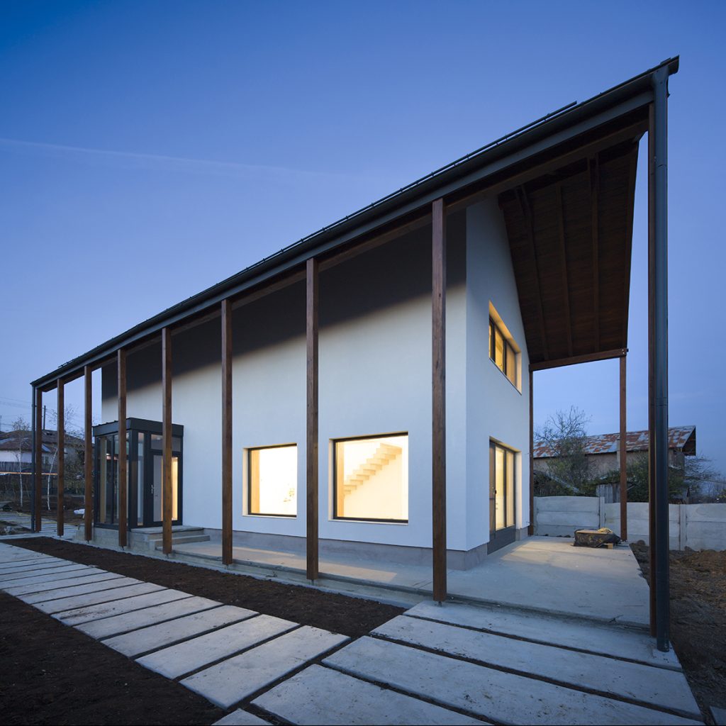 O prezență subtilă în peisajul prahovean. Casa CC