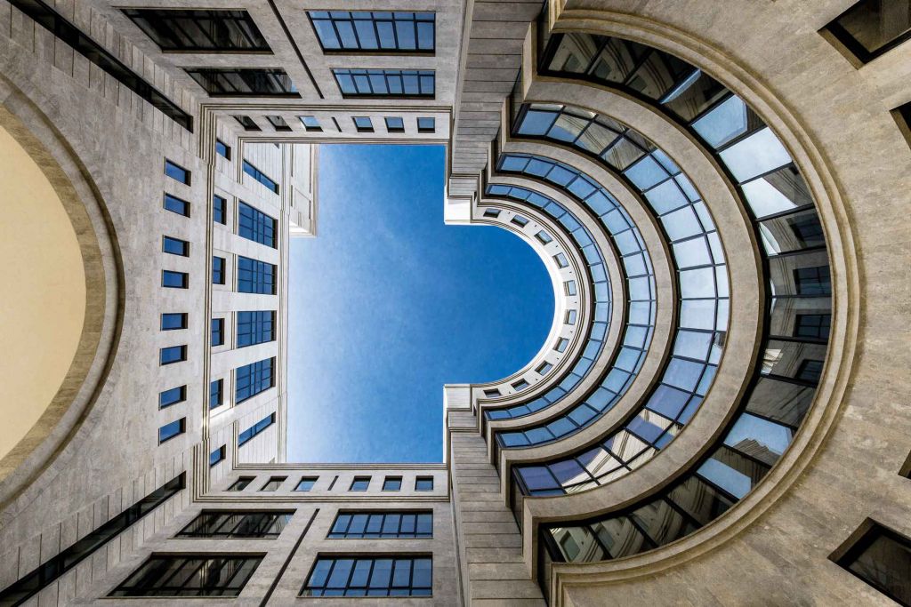 Sabin Prodan și orașele care ne locuiesc fotografic