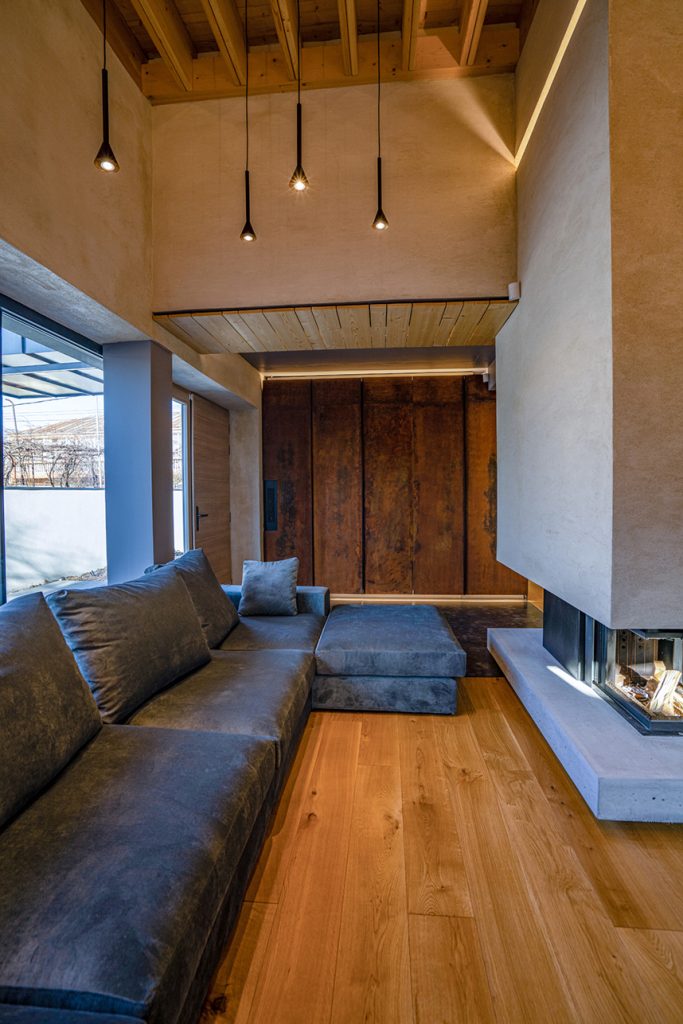 Diferitele ipostaze și dialoguri ale lemnului. Casa M