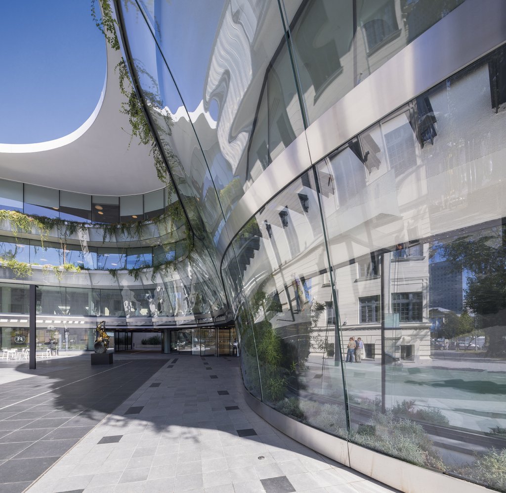 Retro cortină business. Casa Oromolu